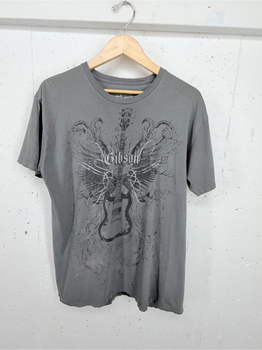 Vintage Gibson Guitar size XL Distressed Gray T Shirt